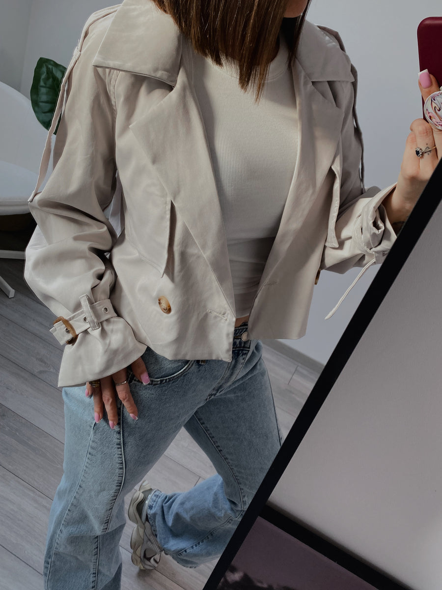 Short trench coat